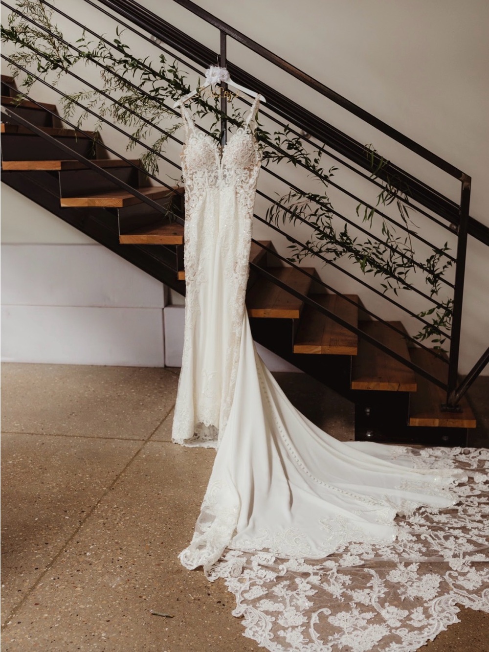Elegant Lace Bridal Gown in Ivory
